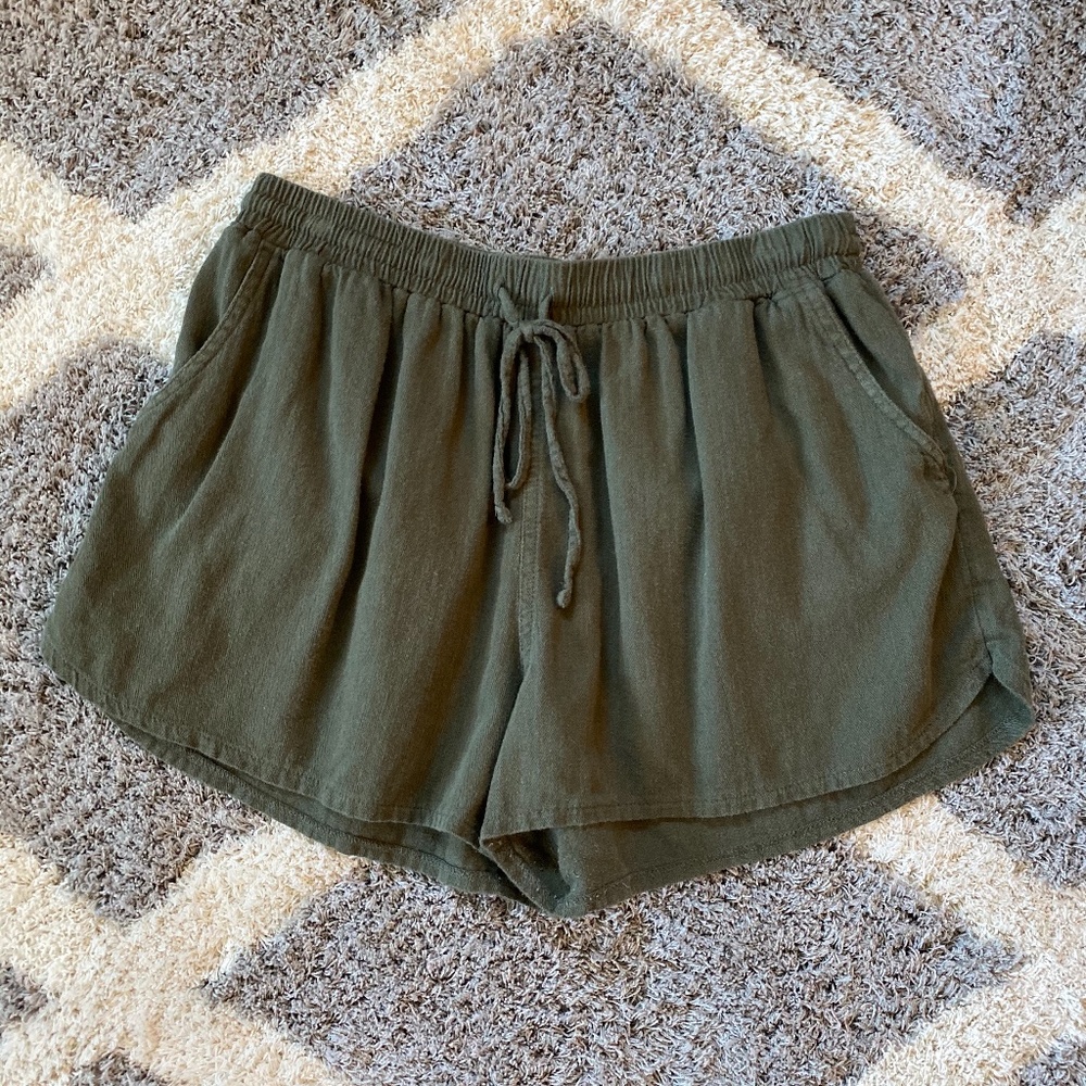Casual Drawstring-Waist Shorts